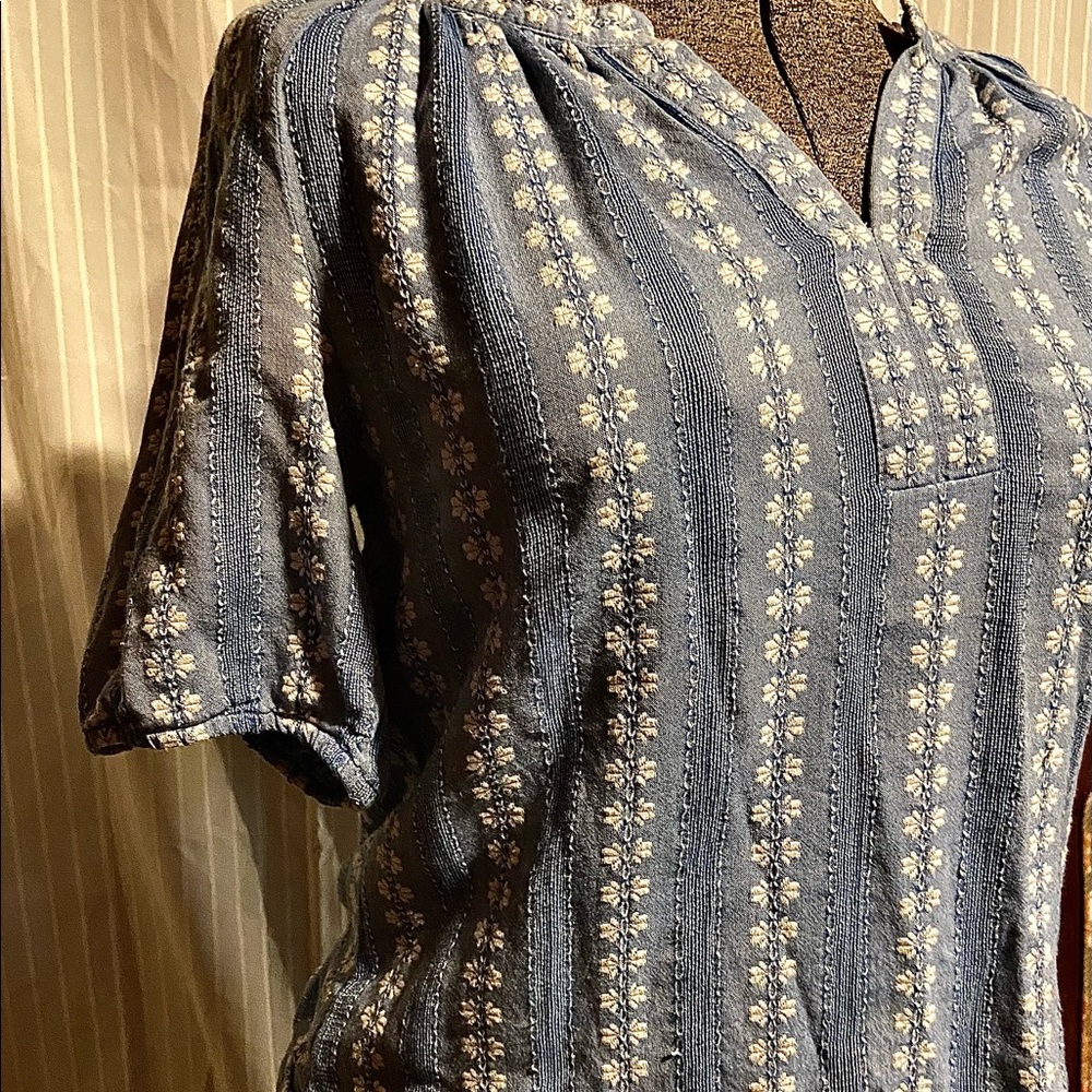 Ann Taylor blue and white pleaded blouse